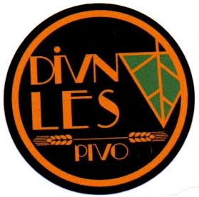 Divny Les nalepka